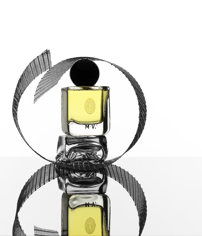 Zeit by V.Micotti | Olfactory travels
